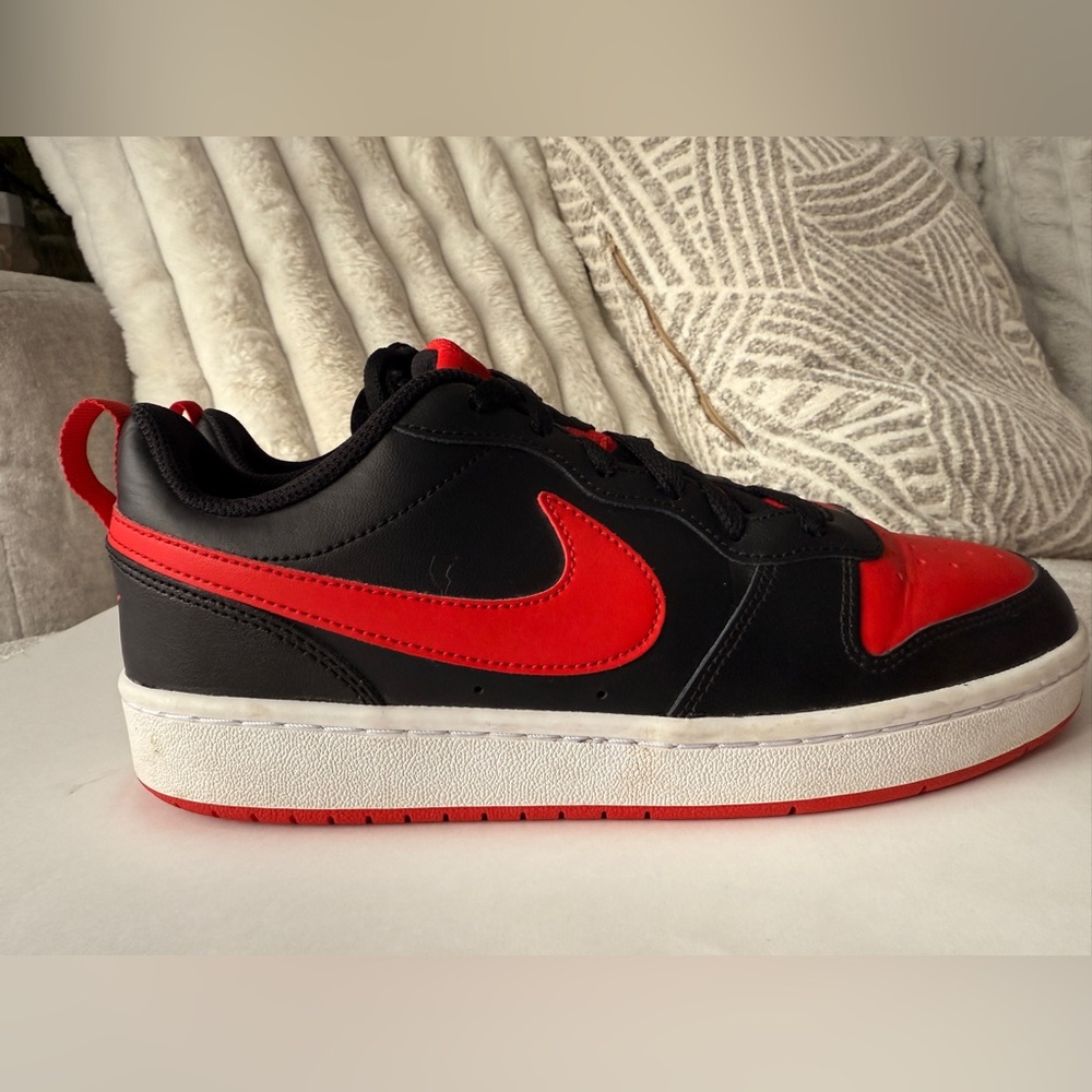 Nike court borough low 2 Red‎ and Black Sports Sneakers Kids Size 7Y